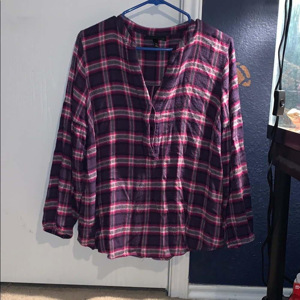 V-neck plaid top